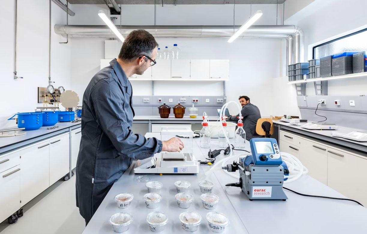 Hygrothermal testing lab