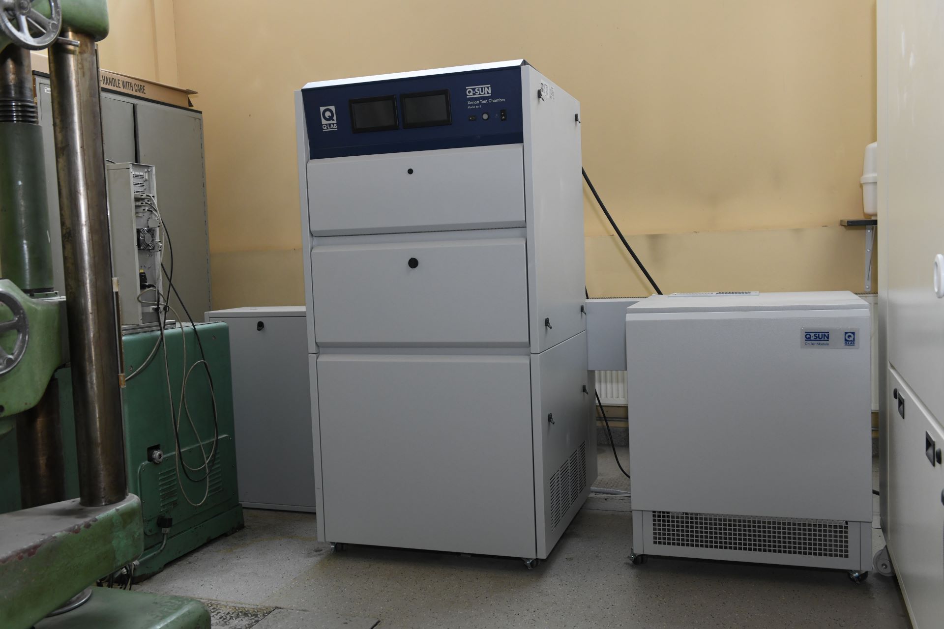 Q-Lab, Q-Sun XE-3-HSE - Xenon Test Chamber