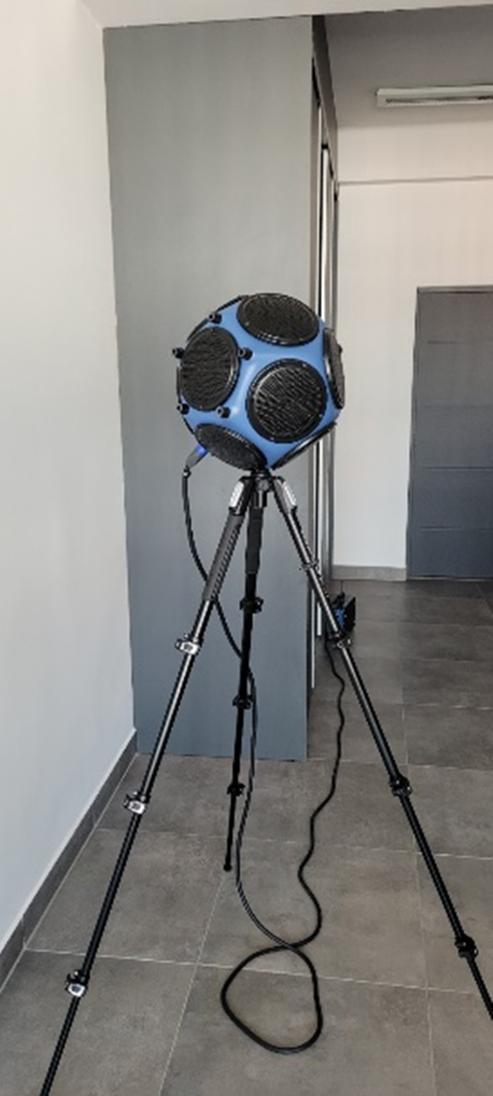 Dodecahedron loudspeaker Nor276 with Power Amplifier Nor280